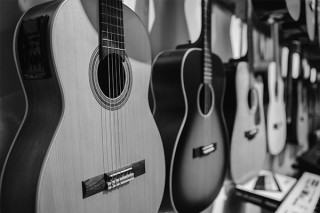 _wpframe_custom/gallery/files/wpf_sites_paragraphs_parts/t_akustischegitarre-ohnebalkenjpg_1588255975.jpg